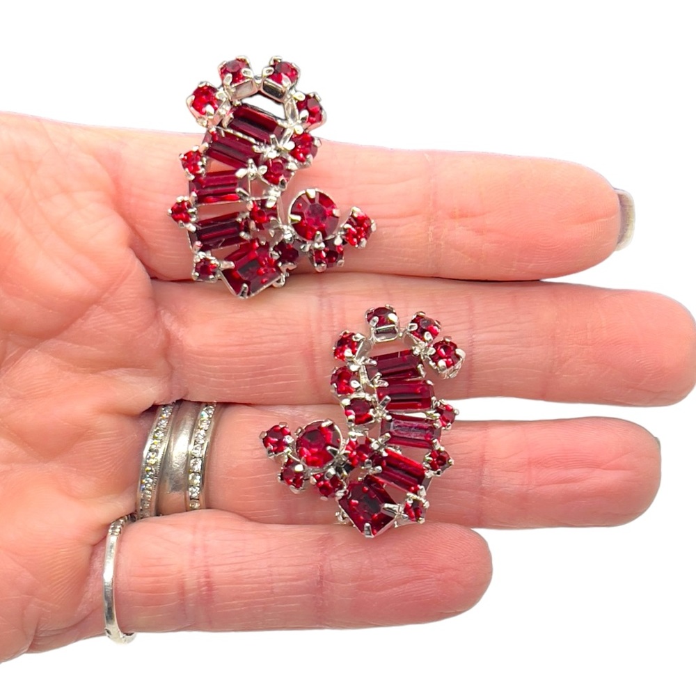 Vintage Signed Kramer Ruby Red Baguette & Chaton … - image 5